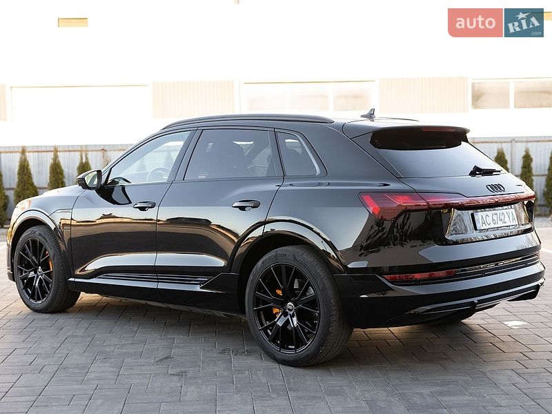 Позашляховик / Кросовер Audi e-tron 2022 в Луцьку