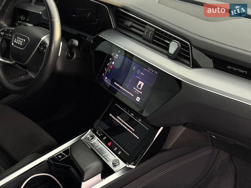 Внедорожник / Кроссовер Audi e-tron 2021 в Дубно