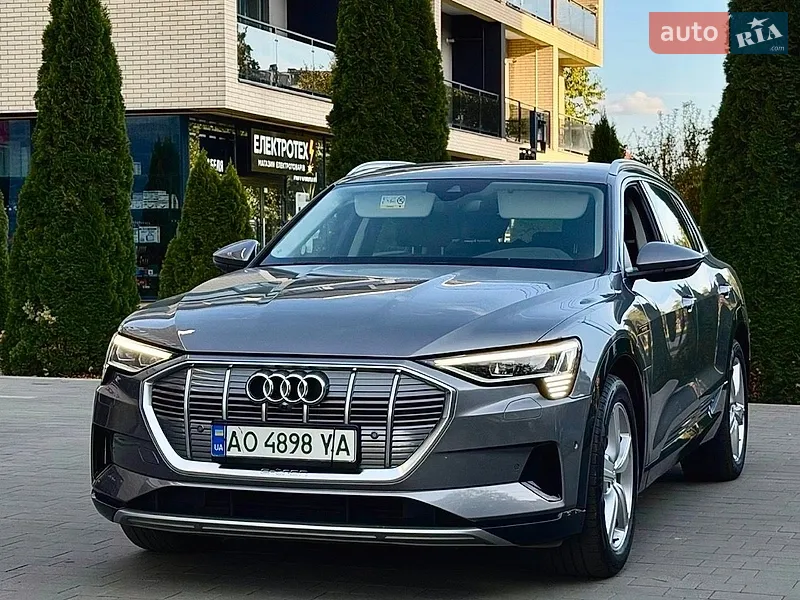 Audi e-tron 2019