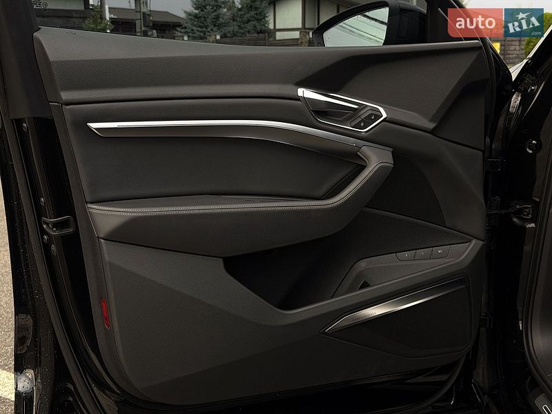 Внедорожник / Кроссовер Audi e-tron 2019 в Харькове