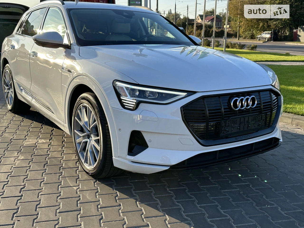 2020 Audi e-tron - мініатюра 46