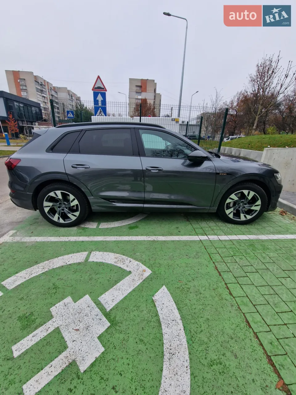 2020 Audi e-tron - мініатюра 76