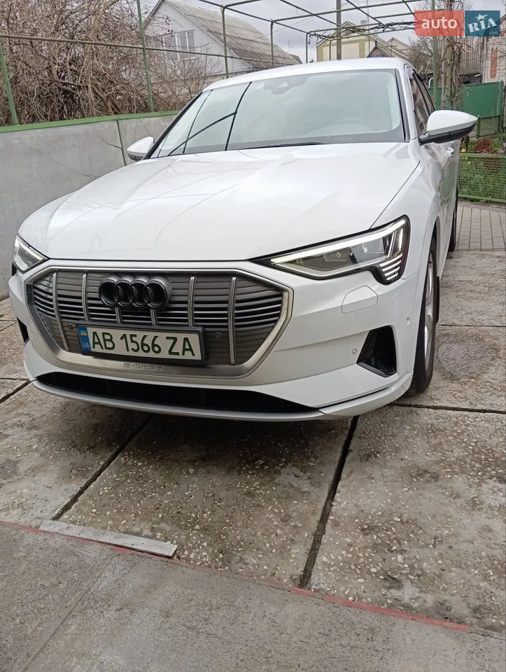 2021 Audi e-tron - мініатюра 21