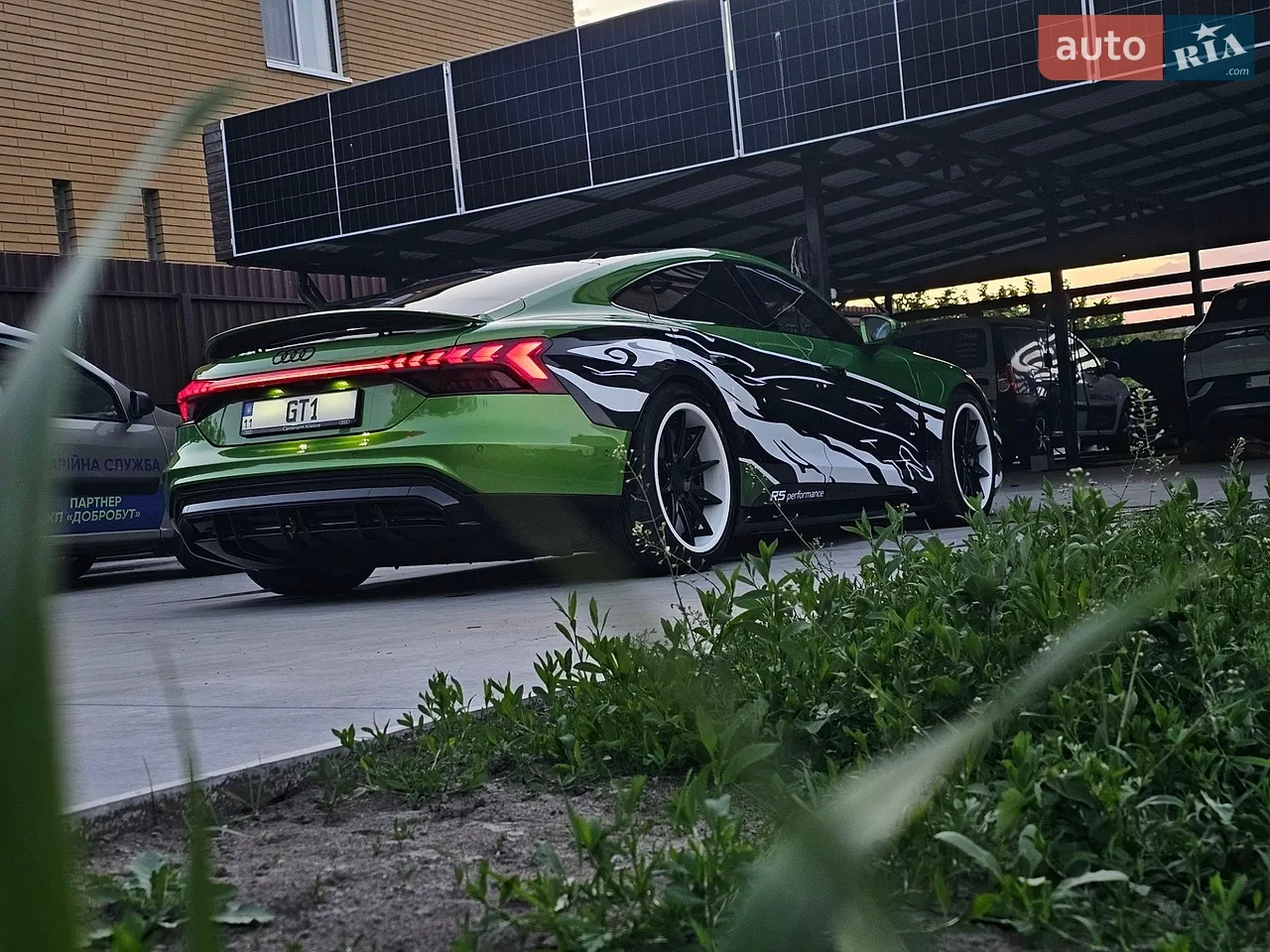 2022 Audi e-tron GT - мініатюра 25