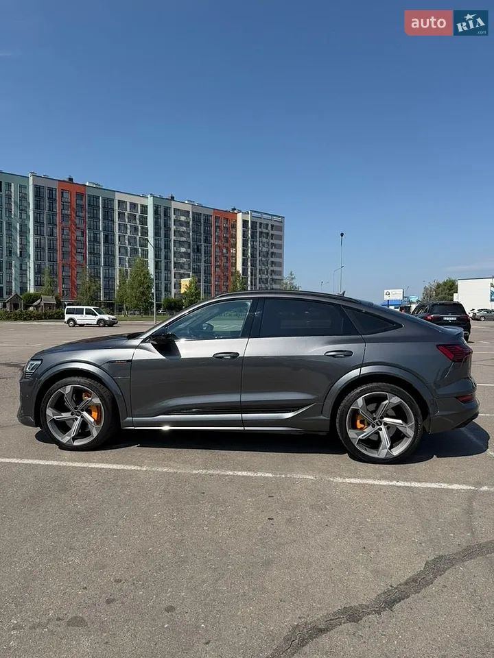 2022 Audi e-tron S Sportback - мініатюра 18