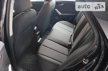 Позашляховик / Кросовер Audi Q2 2017 в 