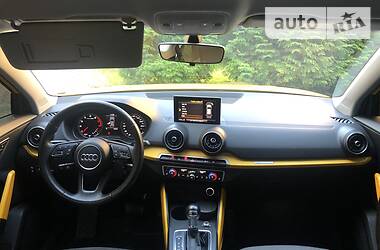 Позашляховик / Кросовер Audi Q2 2017 в 