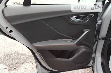 Позашляховик / Кросовер Audi Q2 2022 в 