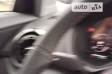 Позашляховик / Кросовер Audi Q2 2022 в 