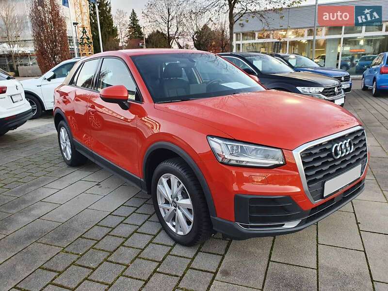 Позашляховик / Кросовер Audi Q2 2016 в 