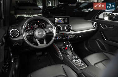 Внедорожник / Кроссовер Audi Q2 2022 в 