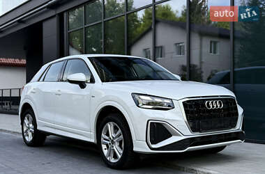 Позашляховик / Кросовер Audi Q2 2023 в 