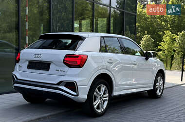 Позашляховик / Кросовер Audi Q2 2023 в 