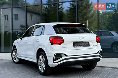 Позашляховик / Кросовер Audi Q2 2023 в 