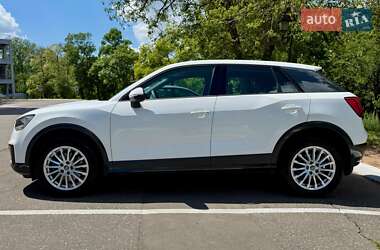 Внедорожник / Кроссовер Audi Q2 2017 в 
