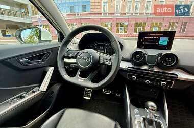 Внедорожник / Кроссовер Audi Q2 2017 в 