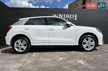 Позашляховик / Кросовер Audi Q2 2023 в 