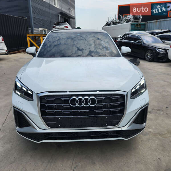 Внедорожник / Кроссовер Audi Q2 2022 в 