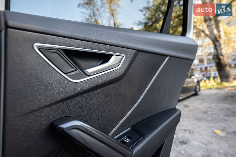 Позашляховик / Кросовер Audi Q2 2019 в Києві