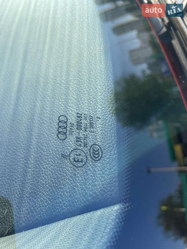 Позашляховик / Кросовер Audi Q2 2016 в Києві фото 20 Позашляховик / Кросовер Audi Q2 2016 в Києві