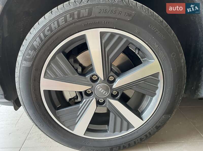 Позашляховик / Кросовер Audi Q2L e-tron 2021 в Полтаві