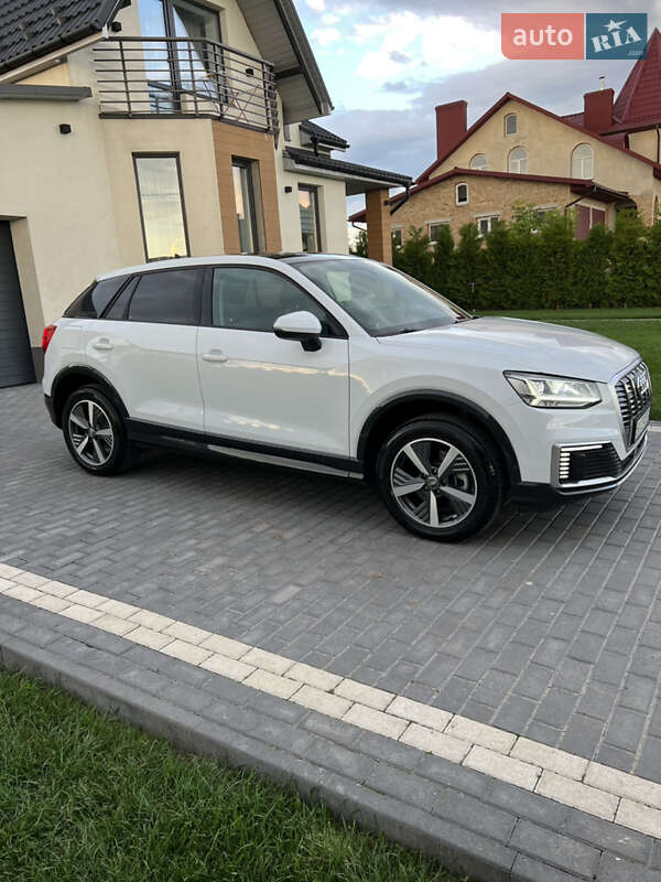 Позашляховик / Кросовер Audi Q2L e-tron 2021 в Тернополі