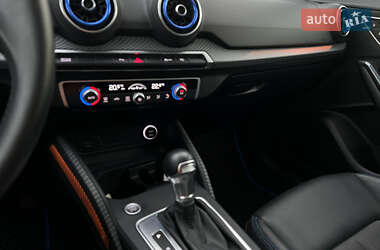 Внедорожник / Кроссовер Audi Q2L e-tron 2021 в 
