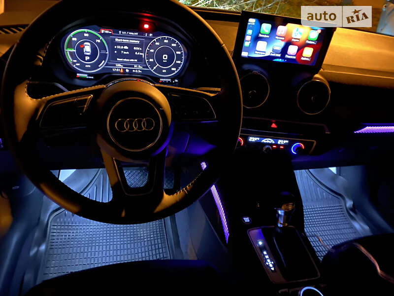 Внедорожник / Кроссовер Audi Q2L e-tron 2021 в Львове