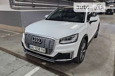 Audi Q2L e-tron 2021