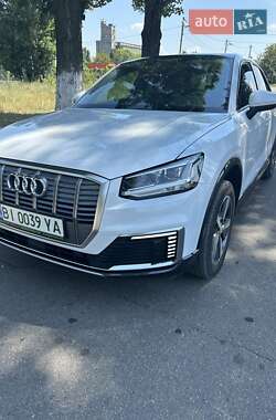 Audi Q2L e-tron 2019 Audi Q2L e-tron 2019