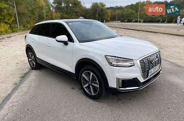 Внедорожник / Кроссовер Audi Q2L e-tron 2021 в 