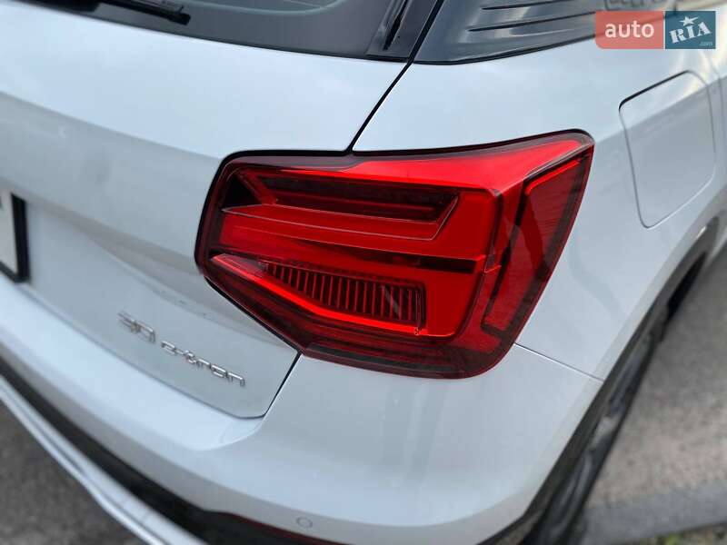 Позашляховик / Кросовер Audi Q2L e-tron 2021 в Дніпрі