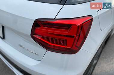 Внедорожник / Кроссовер Audi Q2L e-tron 2021 в 