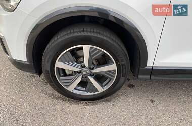 Внедорожник / Кроссовер Audi Q2L e-tron 2021 в 