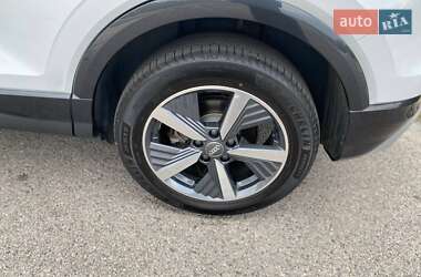 Внедорожник / Кроссовер Audi Q2L e-tron 2021 в 