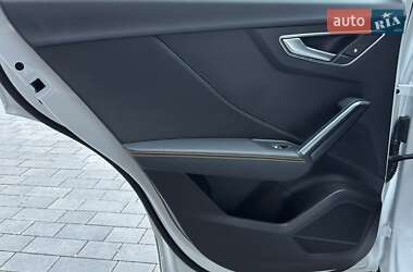 Позашляховик / Кросовер Audi Q2L e-tron 2022 в 