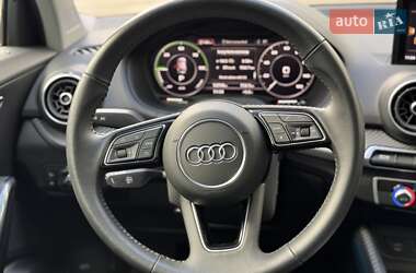 Позашляховик / Кросовер Audi Q2L e-tron 2021 в 