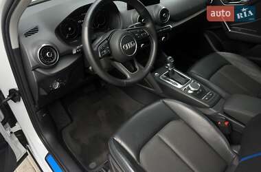 Внедорожник / Кроссовер Audi Q2L e-tron 2021 в 