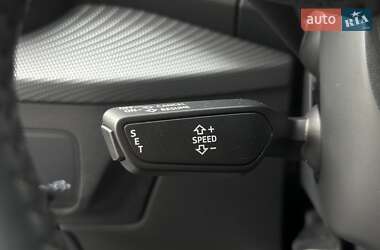 Внедорожник / Кроссовер Audi Q2L e-tron 2021 в 