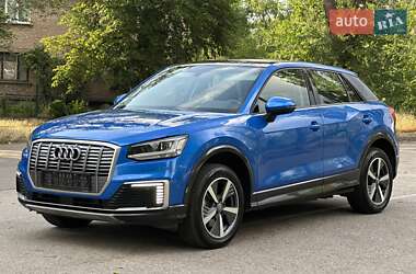 Позашляховик / Кросовер Audi Q2L e-tron 2021 в 