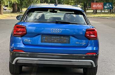 Позашляховик / Кросовер Audi Q2L e-tron 2021 в 