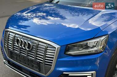 Позашляховик / Кросовер Audi Q2L e-tron 2021 в 