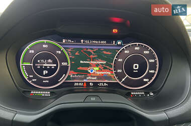 Позашляховик / Кросовер Audi Q2L e-tron 2021 в 