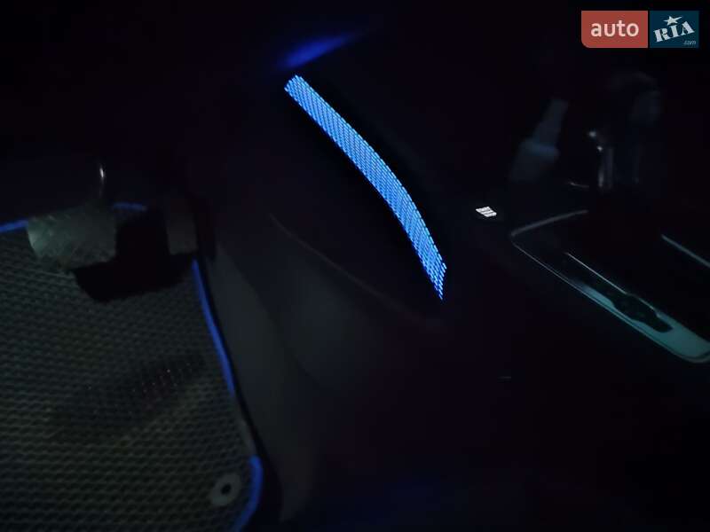 Внедорожник / Кроссовер Audi Q2L e-tron 2021 в Кременчуге