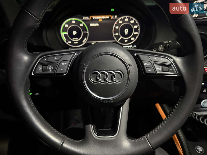 Внедорожник / Кроссовер Audi Q2L e-tron 2022 в Ровно