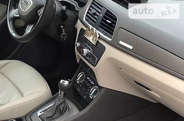 Позашляховик / Кросовер Audi Q3 2013 в 