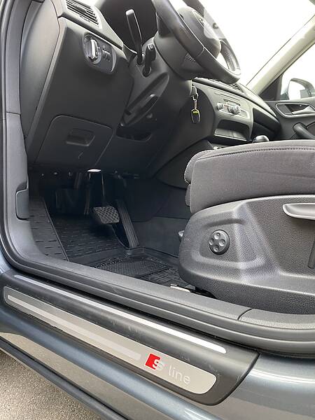 Позашляховик / Кросовер Audi Q3 2013 в Києві