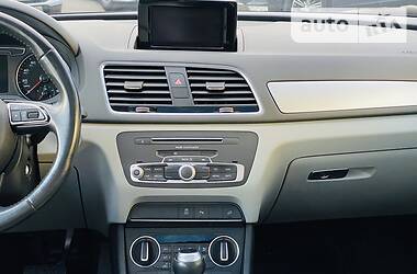 Позашляховик / Кросовер Audi Q3 2017 в 
