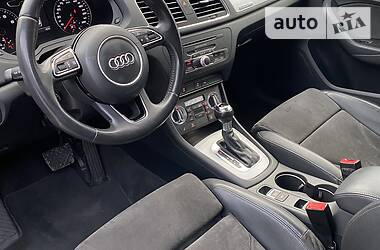 Позашляховик / Кросовер Audi Q3 2015 в 
