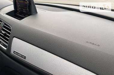 Позашляховик / Кросовер Audi Q3 2015 в 